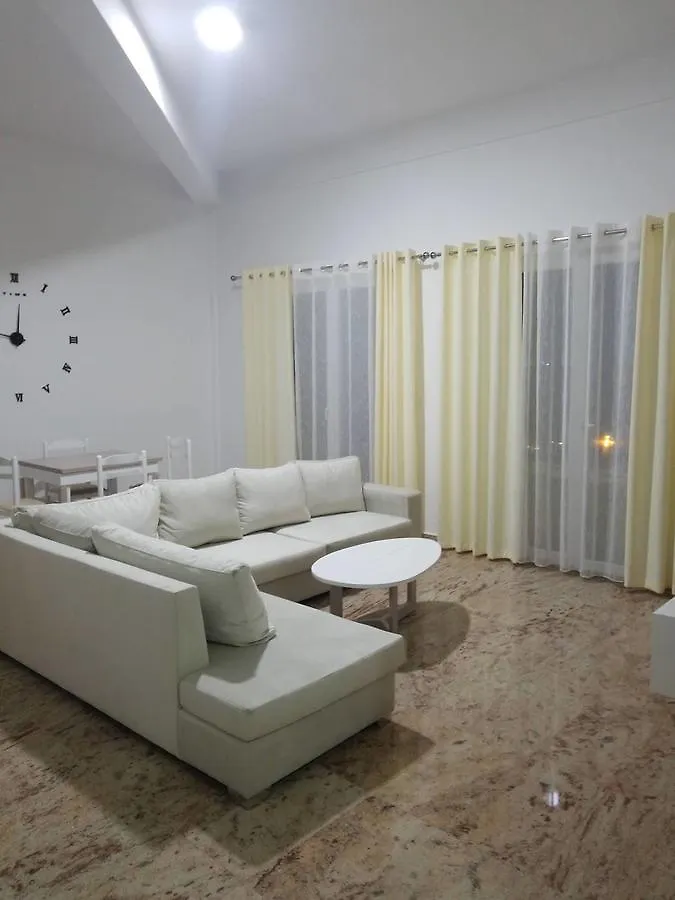 Elvin Deluxe Apartment Velipoje