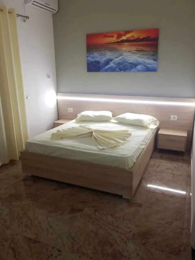 Elvin Deluxe Apartment Velipoje
