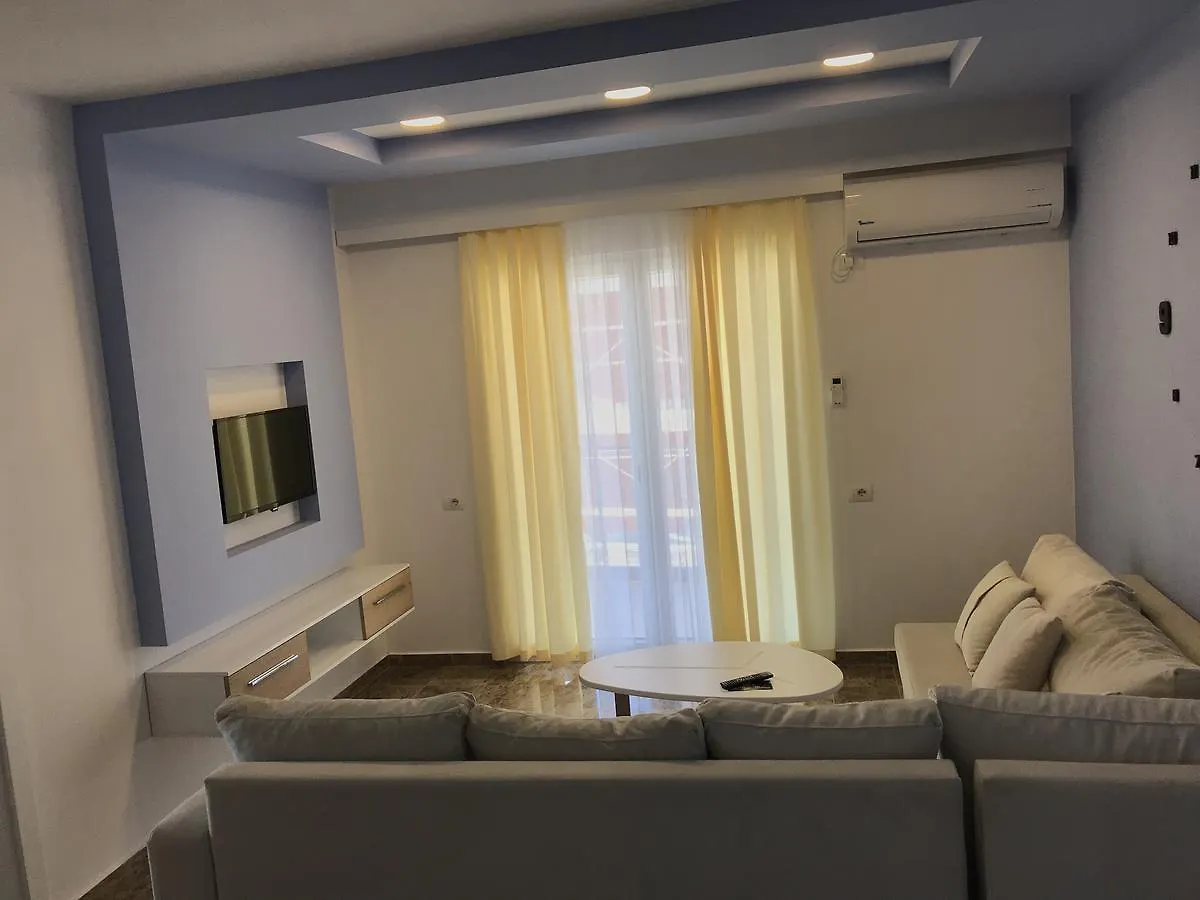 Elvin Deluxe Apartment Velipoje
